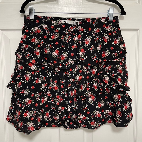NWT ZARA Tiered Floral Skirt - Picture 3 of 7
